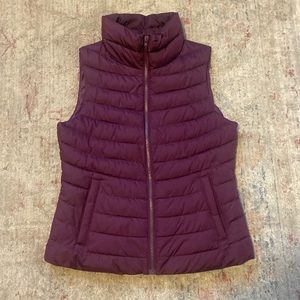 GAP- Lightweight puffer vest-Size XS